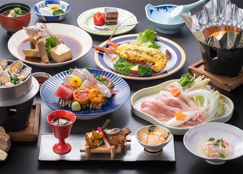 1日目夕食　伊勢えび焼き（半身）付会席海幸会席（一例）